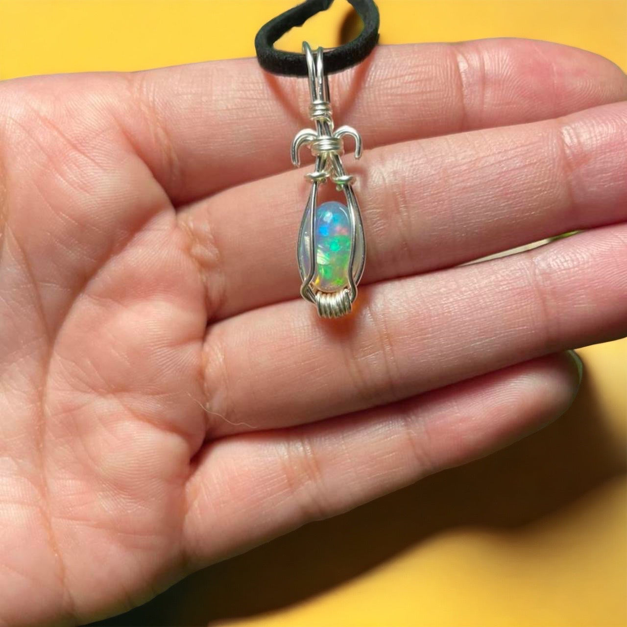 Opal Mini Necklace